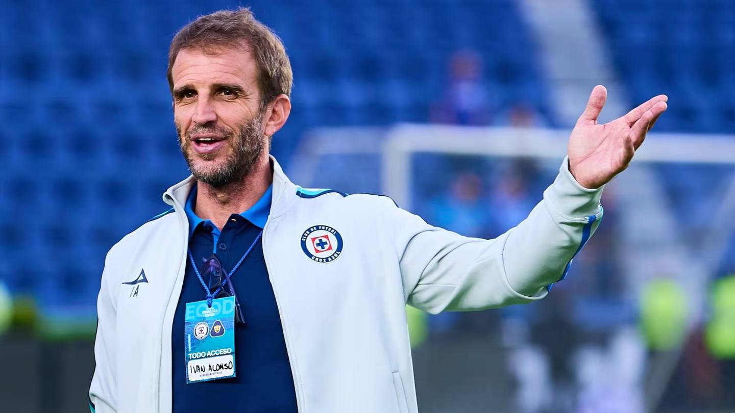"Diseñar pequeño para pensar en grande": El método Alonso para reconstruir a Cruz Azul 